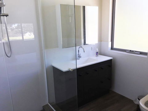 Blue Sky Apartment - Redcliffe Tourism 2
