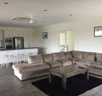 Blue Sky Apartment - Redcliffe Tourism
