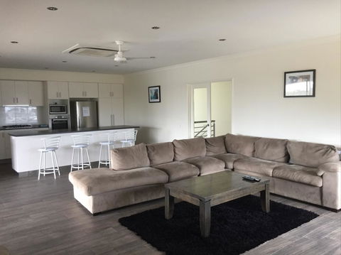 Blue Sky Apartment - Redcliffe Tourism 0