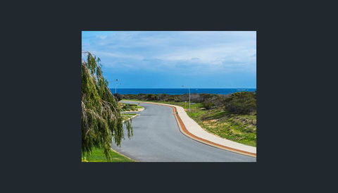 Blue Sky Escapes Beach House Ledge Point - Redcliffe Tourism 1