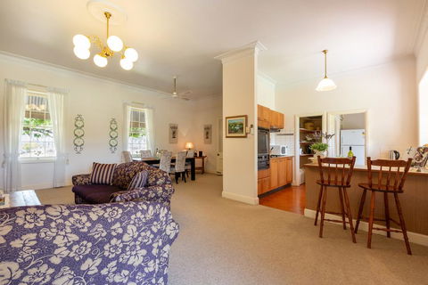 Bluebush Estate - Redcliffe Tourism 2