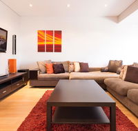 Bold modern 1 bed 10 mins from the city - Redcliffe Tourism