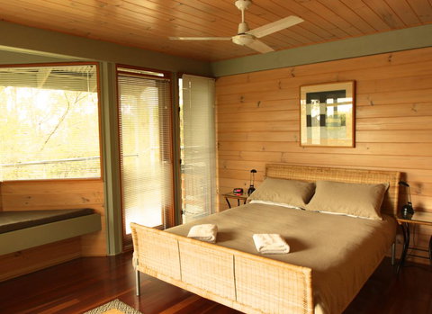 Bombah Point Eco Cottages - Redcliffe Tourism 3
