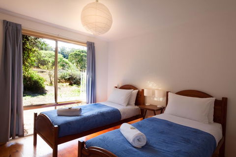 Bombina Cottages - Redcliffe Tourism 1