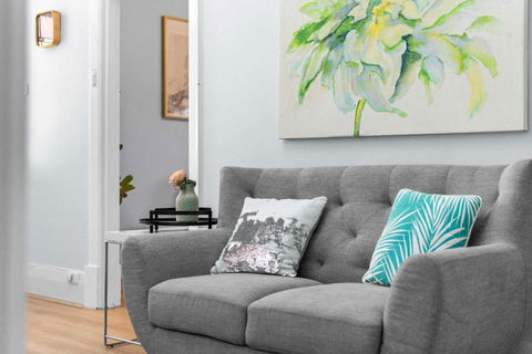 The Newly Renovated - Maylands Vacation Home - Redcliffe Tourism 3