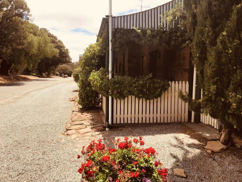 The OldDevonshire House - Redcliffe Tourism 0