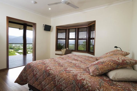 The Summit Bed & Breakfast - Redcliffe Tourism 2