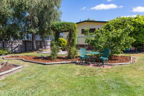 Three Little Ducks - Close And Cosy - Redcliffe Tourism 2