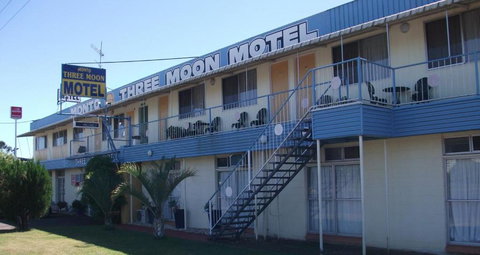 Three Moon Motel - Redcliffe Tourism 0