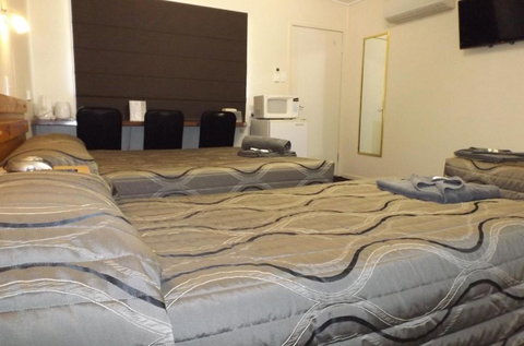 Three Moon Motel - Redcliffe Tourism 2