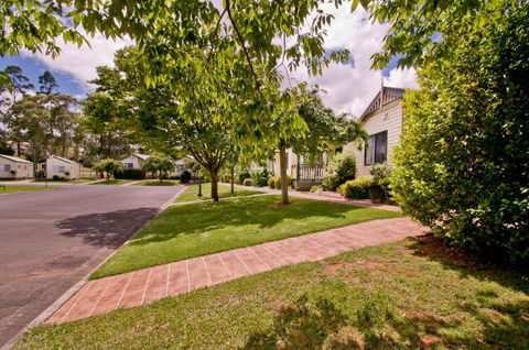 Warragul Gardens Holiday Park - Redcliffe Tourism 1