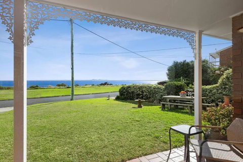WATERFRONT - BAY VIEWS - Edgewater Springs - Redcliffe Tourism 1