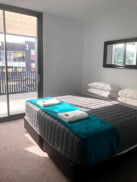 Waters Edge Apartments - Redcliffe Tourism 3