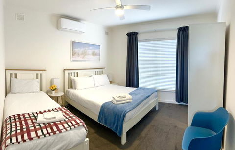 Wifi, 2 Air-cons, Campbelltown Courtyard West - Redcliffe Tourism 2