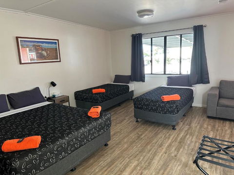 Winton Outback Motel - Redcliffe Tourism 1