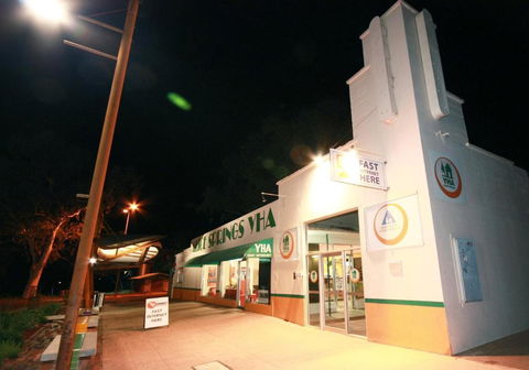 YHA Alice Springs - Redcliffe Tourism 0