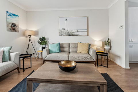 West Croydon Condo - Redcliffe Tourism 3