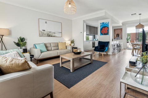 West Croydon Condo - Redcliffe Tourism 2