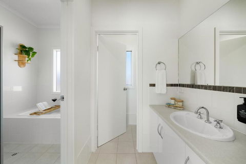 YARLU By Silver Sands - Redcliffe Tourism 1