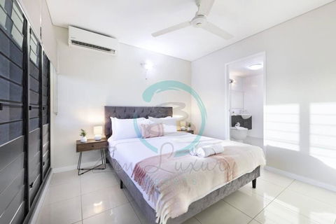 Zen On Stuart: 3-BR Penthouse Pad + Pool + BBQ - Redcliffe Tourism 1