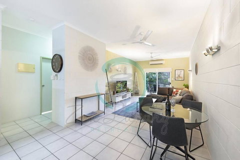 ZEN Westralia: 2-BR Cozy Inner-City Apt Near Shops - Redcliffe Tourism 3