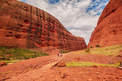 Kata Tjuta Sunrise And Valley Of The Winds Half-Day Trip - Redcliffe Tourism 3