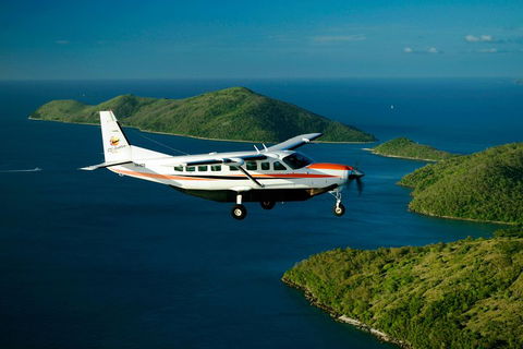 Reef And Island Scenic Flight From Airlie Beach - Redcliffe Tourism 3
