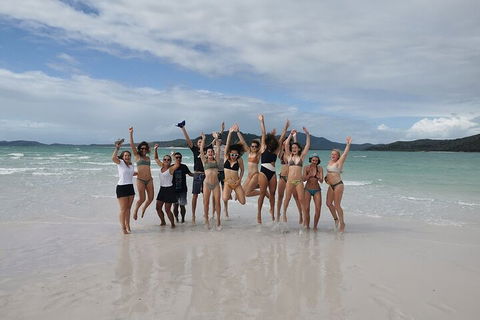 2-Night Whitsundays Sailing Cruise Incl. Whitehaven Beach & Great Barrier Reef - Redcliffe Tourism 4