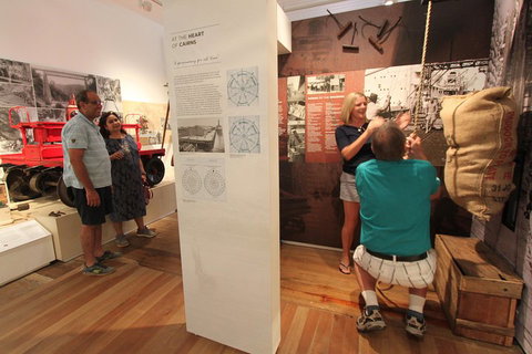 Cairns Aquarium And Small Group City Sightseeing Tour - Redcliffe Tourism 1