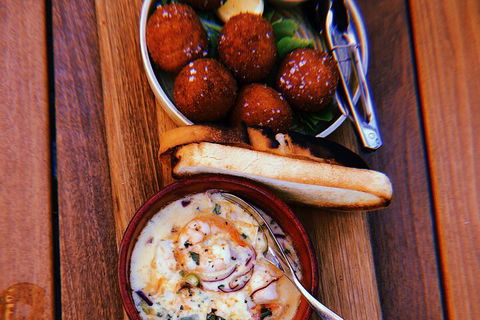 Personalised, All-inclusive Day Tours Of The Hunter Valleys Finest Venues - Redcliffe Tourism 4