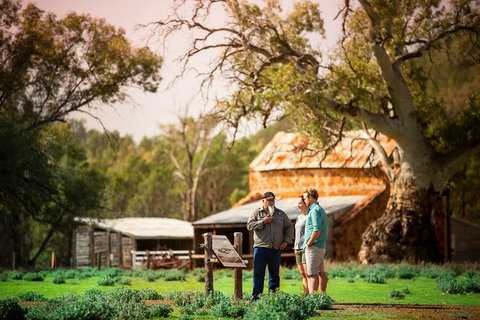 Yura Udnyu - Our Culture, Your Culture (Aboriginal Cultural Walk) - Redcliffe Tourism 0
